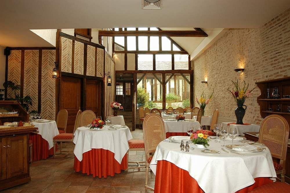 La Chaumiere Hotel Aubigny-sur-Nere Exterior photo